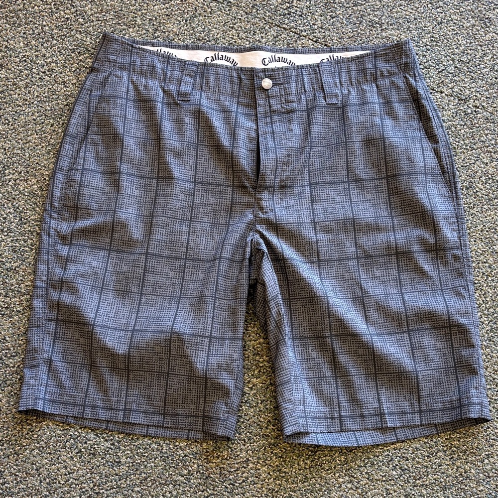 Callaway Men's Black and Gray Patterned Shorts